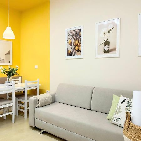 13 Eur For Monthly Stay - Home By The Sea - Hbs Golem  Ngoại thất bức ảnh