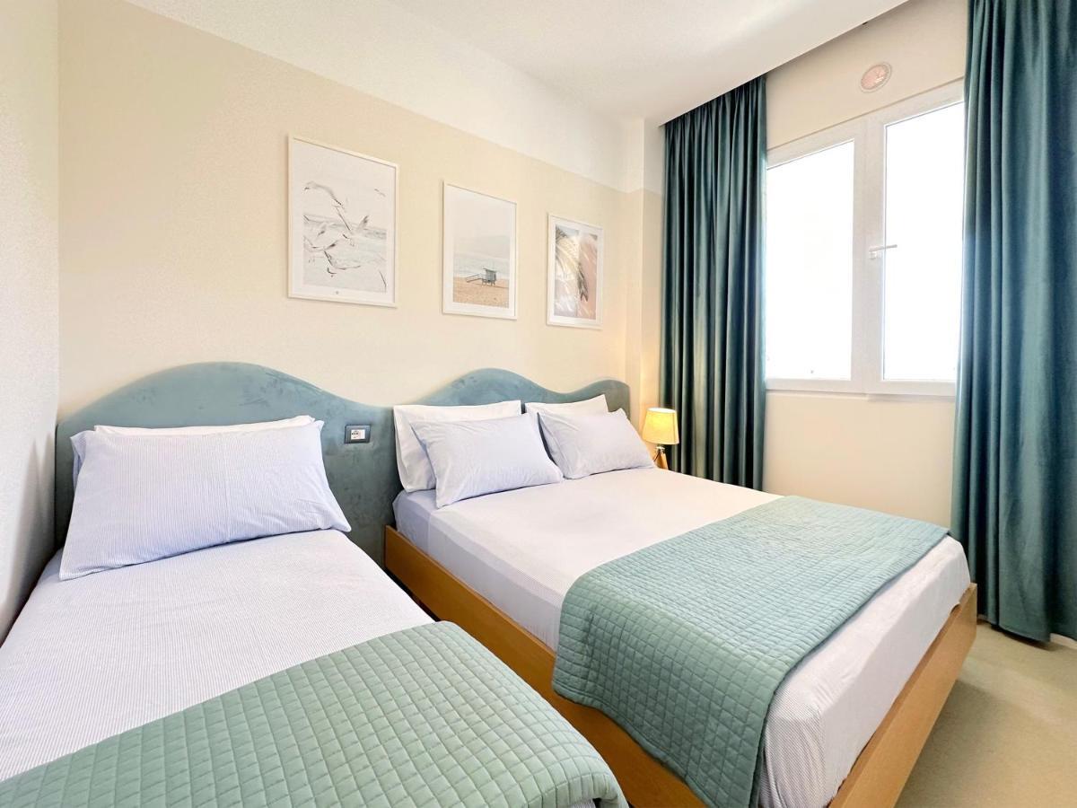 13 Eur For Monthly Stay - Home By The Sea - Hbs Golem  Ngoại thất bức ảnh