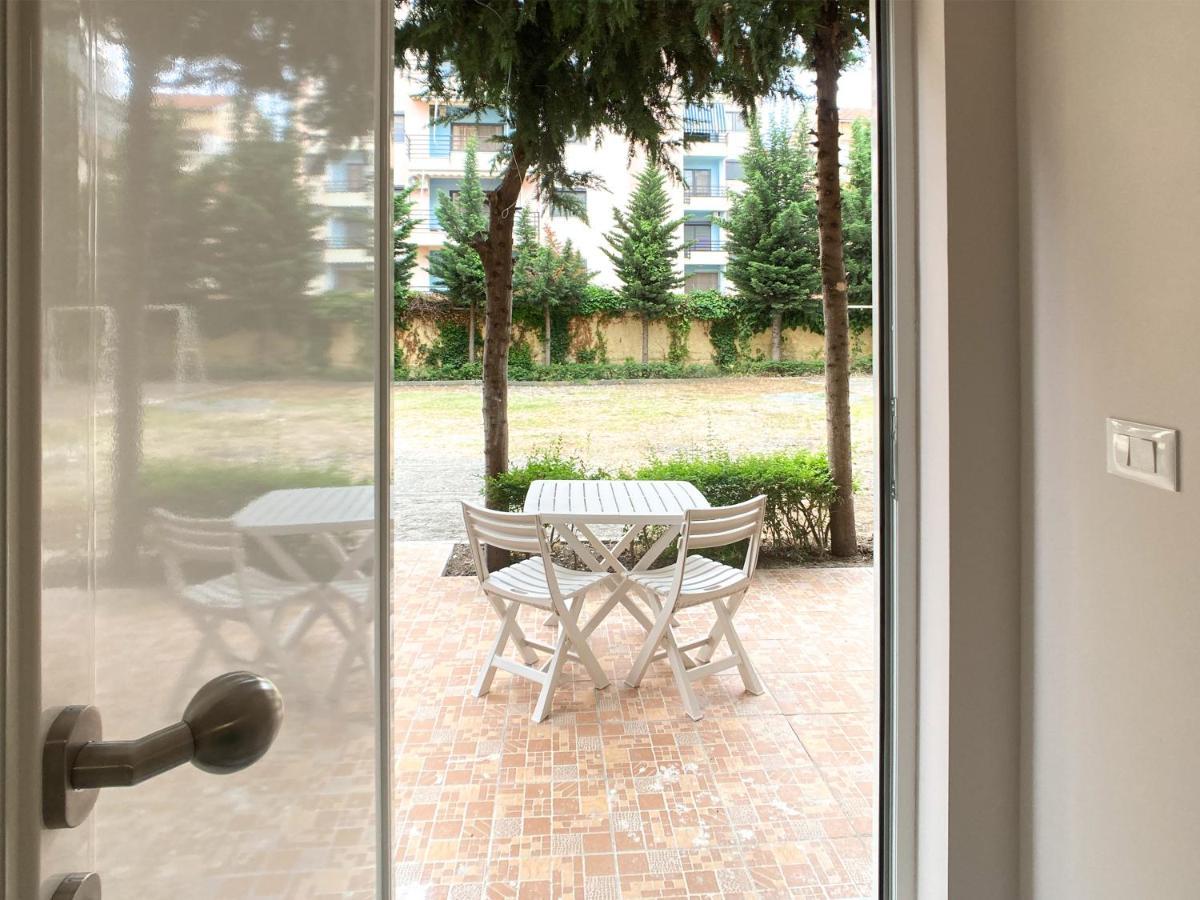 13 Eur For Monthly Stay - Home By The Sea - Hbs Golem  Ngoại thất bức ảnh