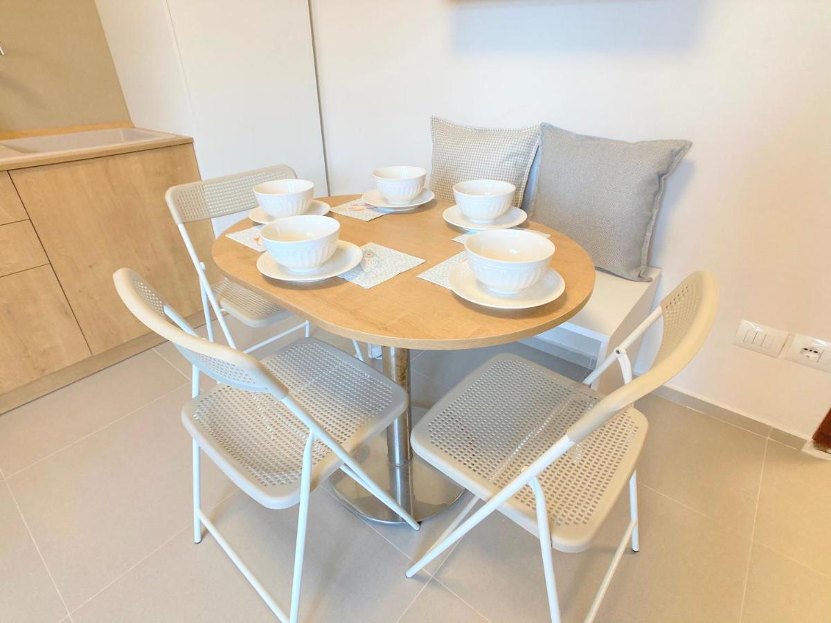 13 Eur For Monthly Stay - Home By The Sea - Hbs Golem  Ngoại thất bức ảnh