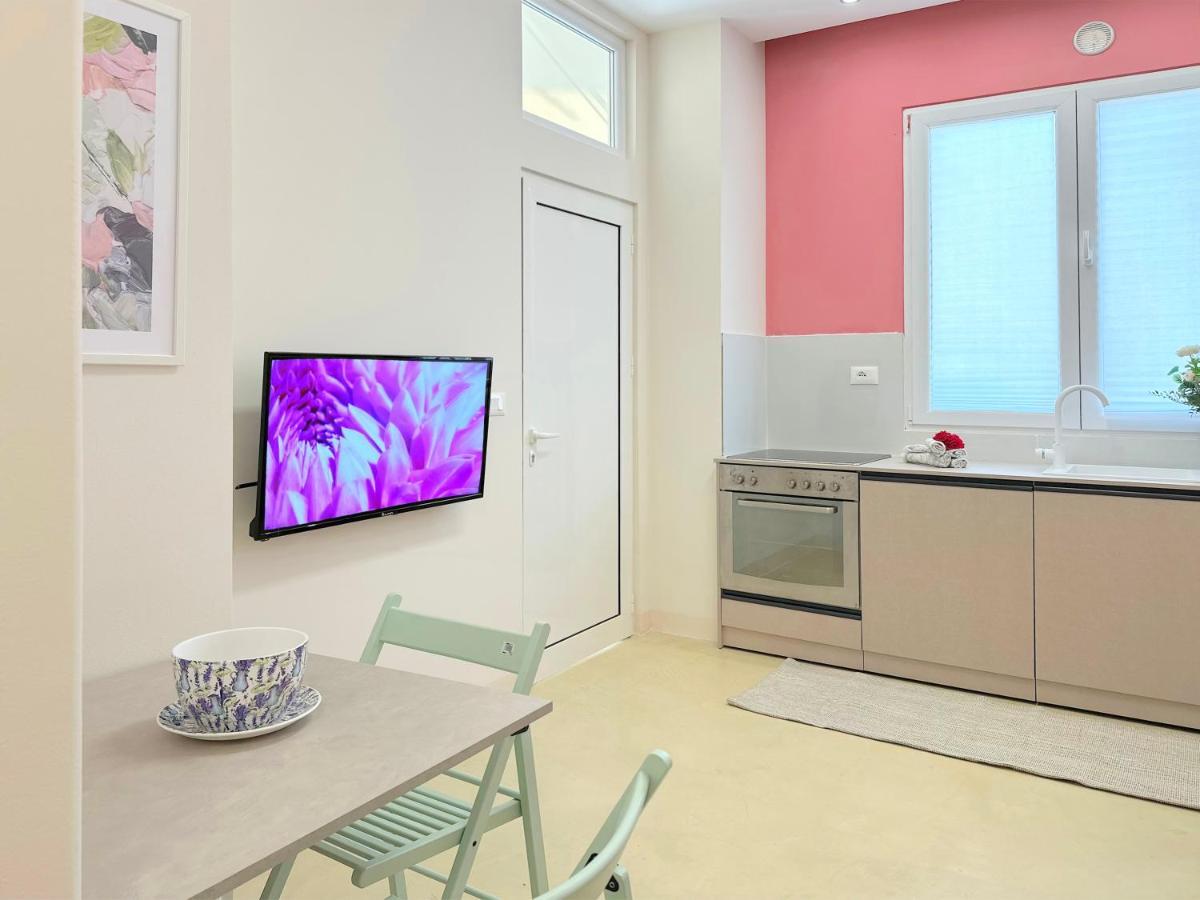 13 Eur For Monthly Stay - Home By The Sea - Hbs Golem  Ngoại thất bức ảnh
